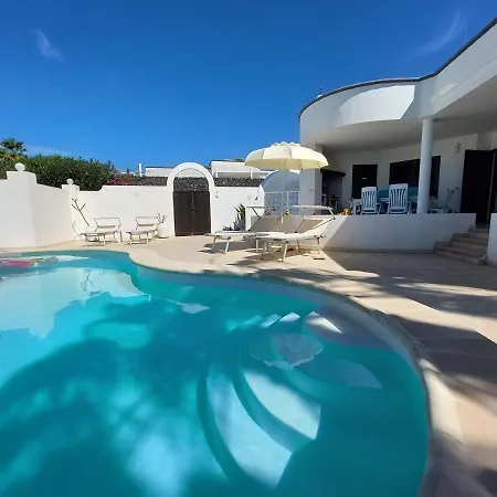 Sol Y Luna & Lanzarote Holidays - Heated Pool! 2*